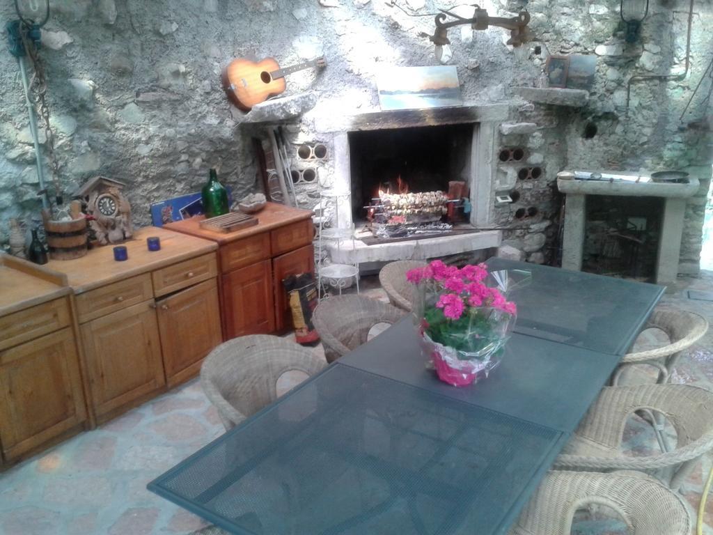 Villa Residence La Limonaia Гарньяно Номер фото
