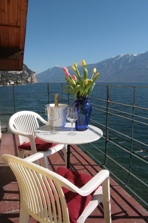 Villa Residence La Limonaia Гарньяно Номер фото